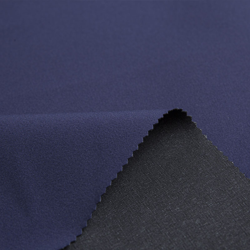 Nylon elasticizzato in quattro direzioni da 190 g/m² con membrana bianca e rete traspirante in PTFE - Tre in uno