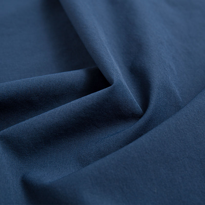 Tessuto C0DWR twist in nylon a 4 direzioni con trama elasticizzata da 125 g/m²